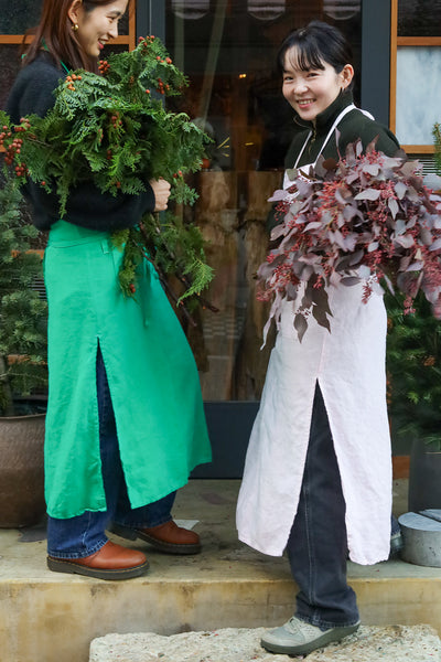 caption:マラカイト&クリスマスローズ / ピンク・ツバキ