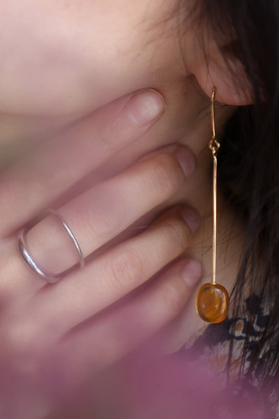 “UNKEI” Amber hook earrings