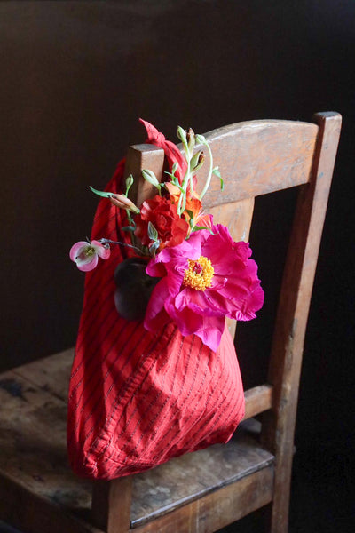 caption:red flowers / small