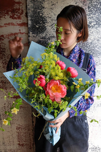 caption:芍薬5本とウイキョウ