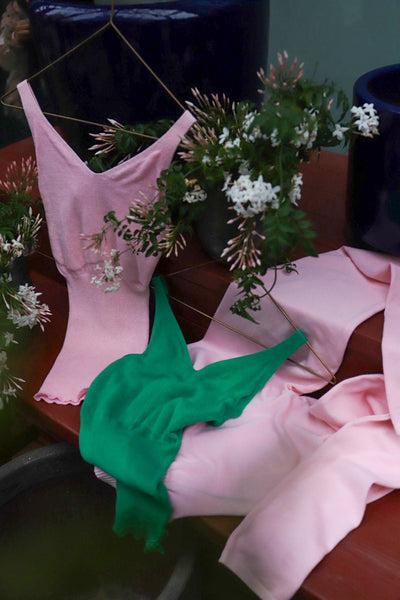 caption:tsubaki pink / christmasrose green