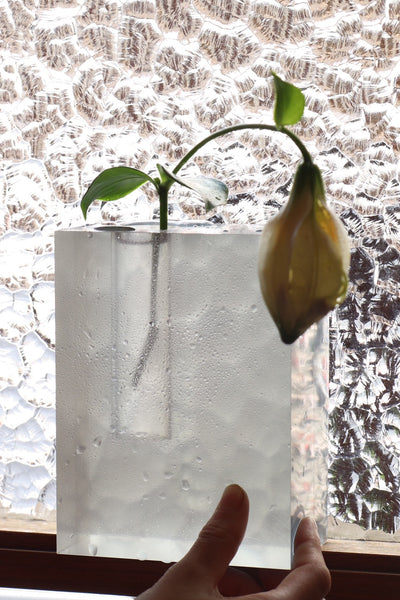 ACRYLIC VASE