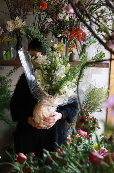 caption:standard / white